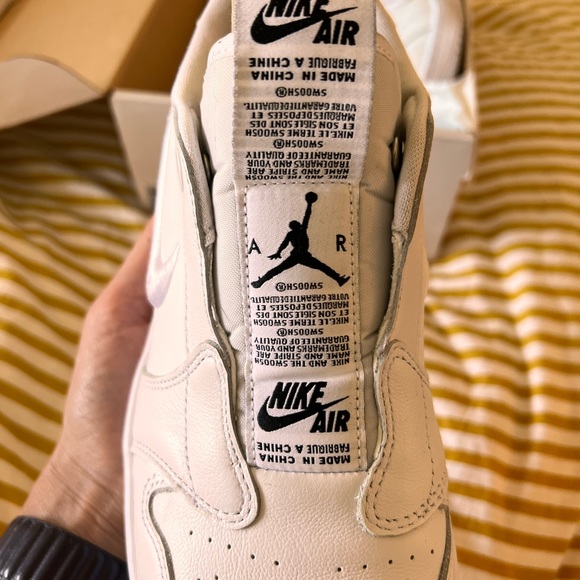 Women’s Air Jordan 1 ret low slip - Picture 3 of 11